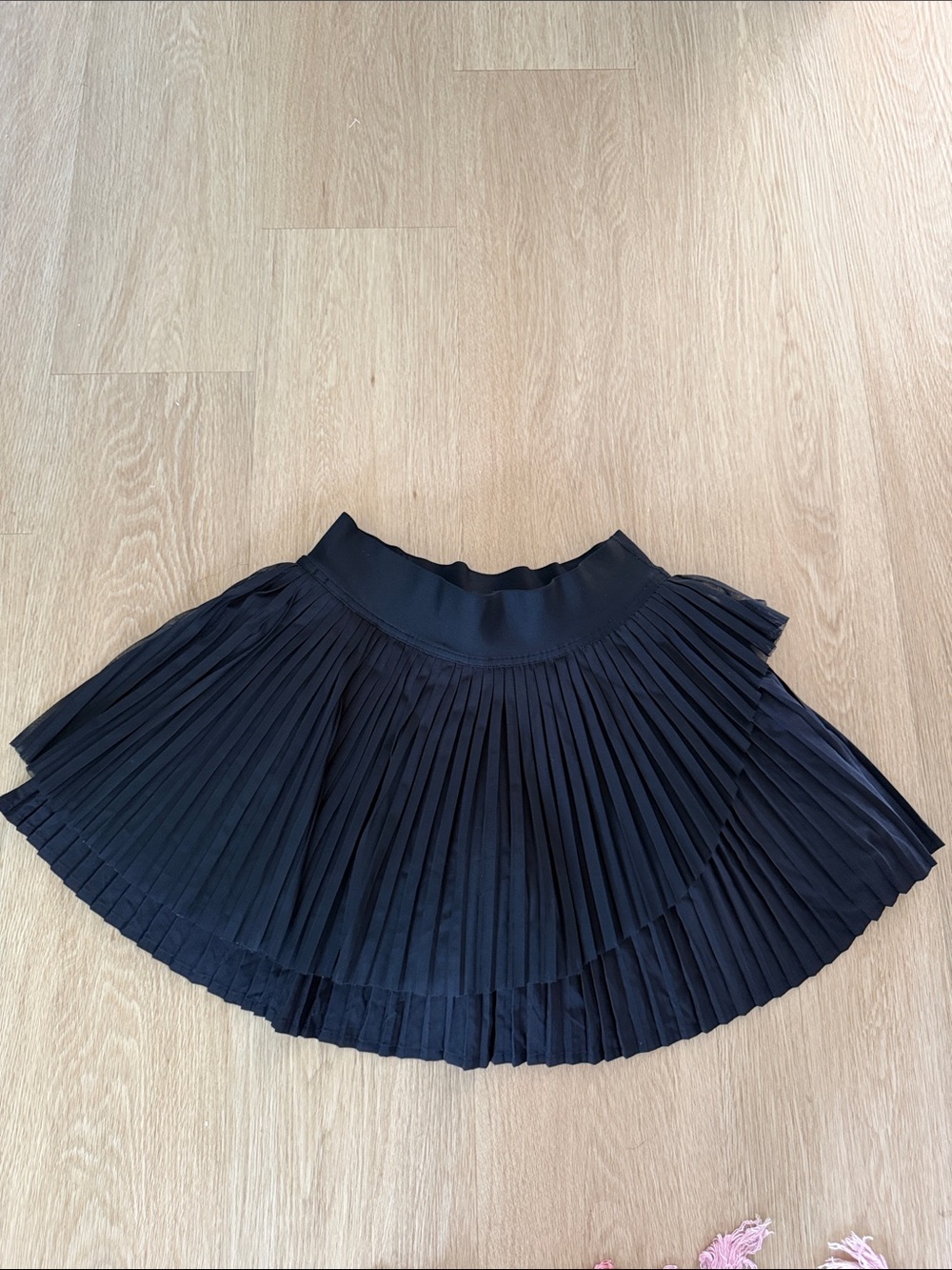 Lululemon Tiered Pleats High-Rise Tennis Skirt
Black size 4